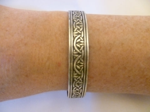 Celtic Knot Pewter Bangle